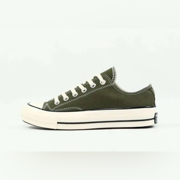 Converse Other - Brand new army green converse